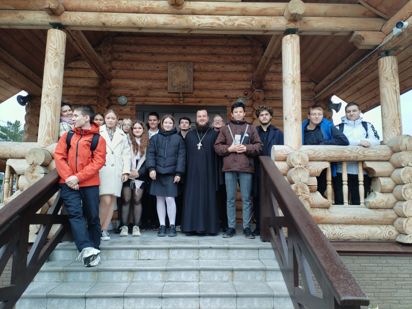 Десятиклассники посетили храм